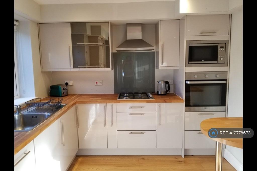 Fully Equipped, Extractor To Outside