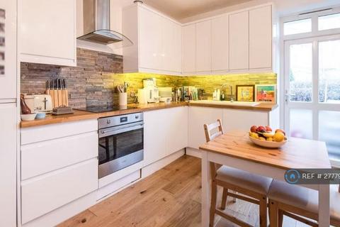 1 bedroom flat to rent, Garrick House, London, SW16