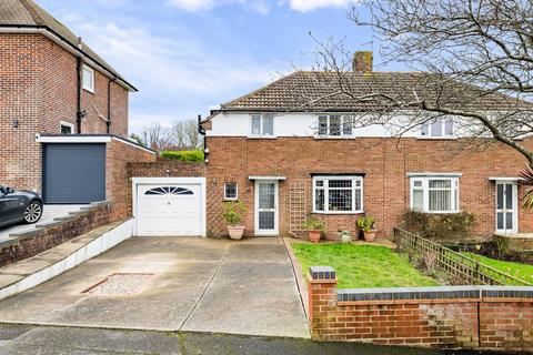 White Cliff Way, Folkestone, CT19