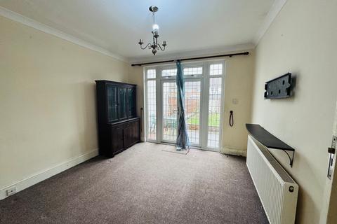 3 bedroom terraced house to rent, No Deposit Option, Westrow Drive, Barking, IG11