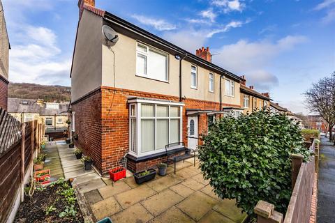 3 bedroom end of terrace house for sale, Lynndale Avenue, Huddersfield HD2