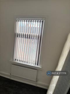 2 bedroom terraced house to rent, Bakewell Street, Manchester, M18