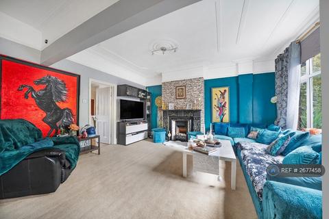 undefined, Ollerton Road, London, N11