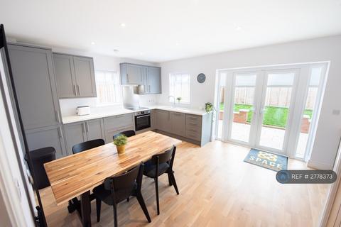 3 bedroom detached house to rent, Kings Road, Harwich, CO12
