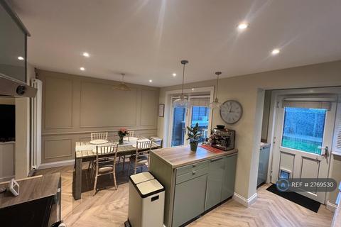 undefined, Redfield Close, Dunstable, LU6