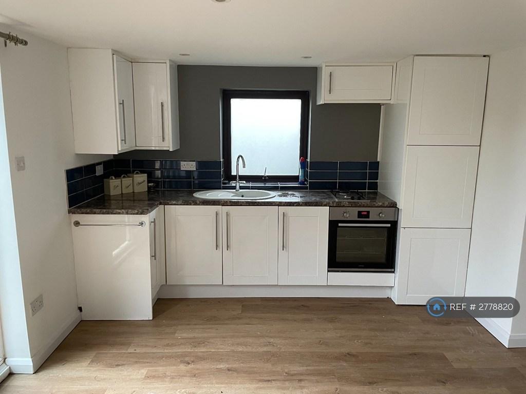 Lounge/Kitchen