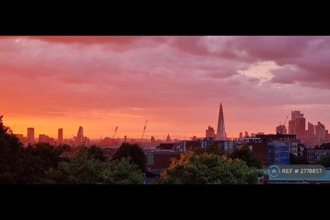 2 bedroom flat to rent, Tyrells Court, London, SE15