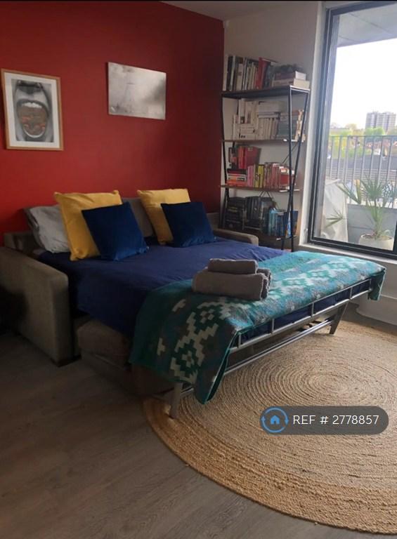 Second Bedroom, Inc. Balcony
