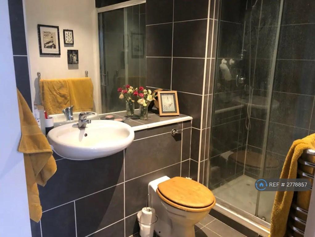 En-Suite Bathroom For Second Bedroom