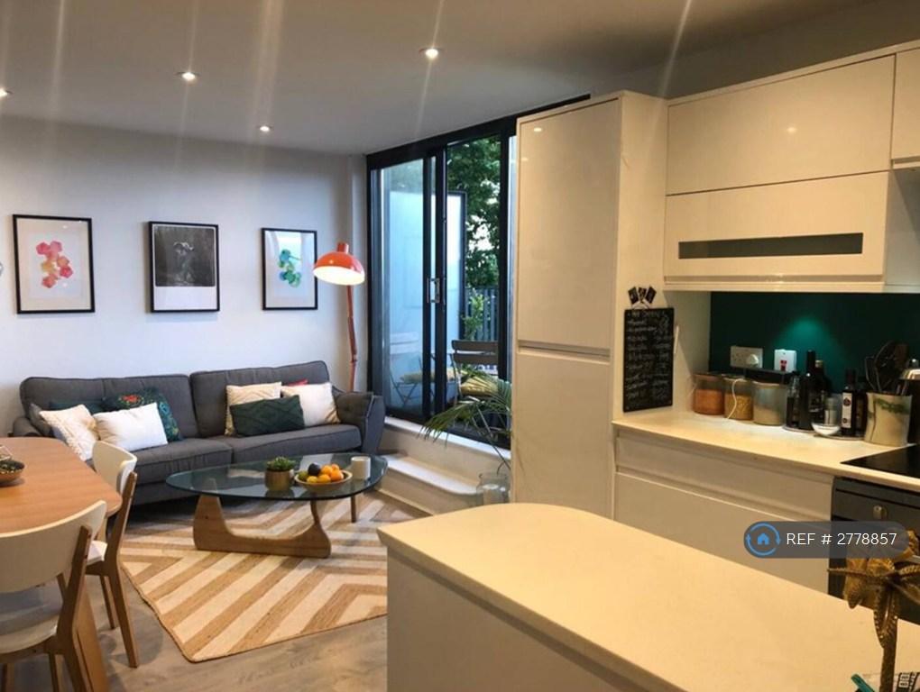 Kitchen/Lounge