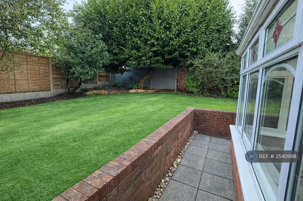 Back / Side Garden