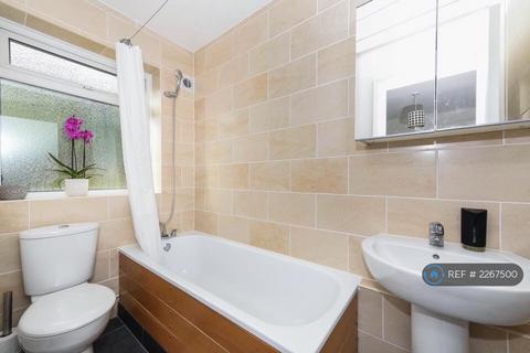 undefined, Raymond Close, London, SE26