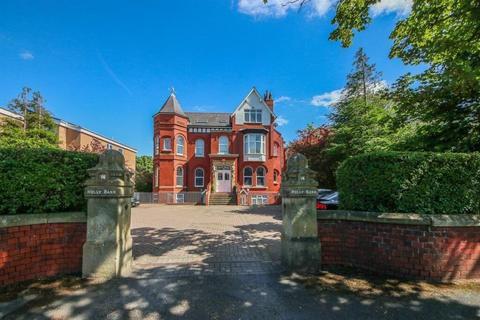 14 Cambridge Road, Merseyside PR9