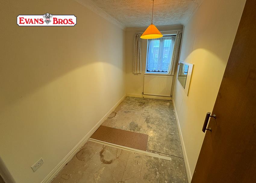 Front singe bedroom 3