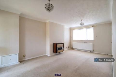 3 bedroom terraced house to rent, Calder Vale, Bletchley, Milton Keynes, MK3