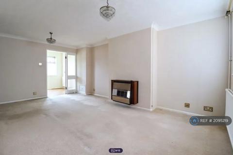 3 bedroom terraced house to rent, Calder Vale, Bletchley, Milton Keynes, MK3