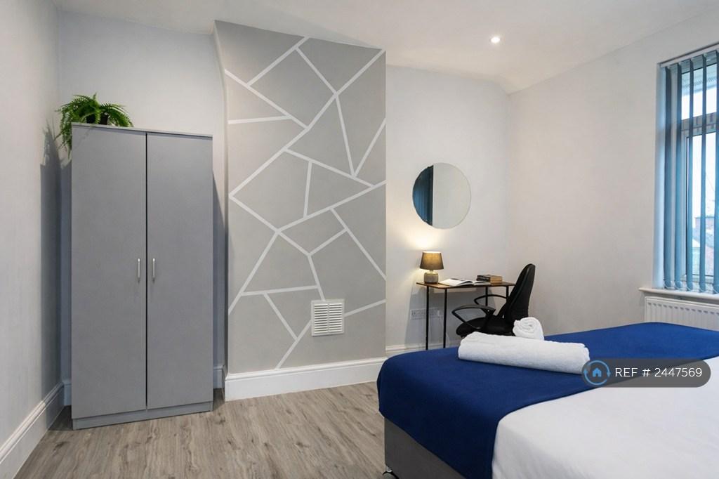 Bedroom 2 (Superking Bed)