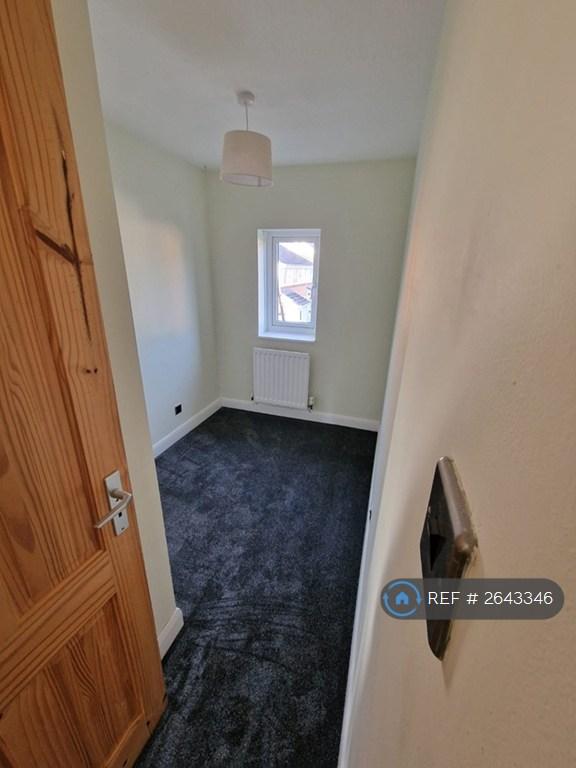 Bedroom 3 - Ideal Single Or Home Office - View 1