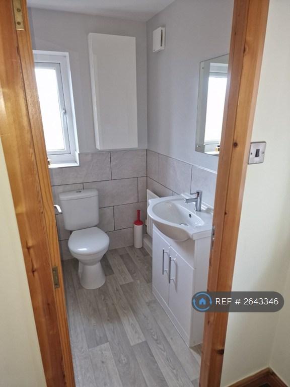 Newly Refurbished Family Bathroom - View 1