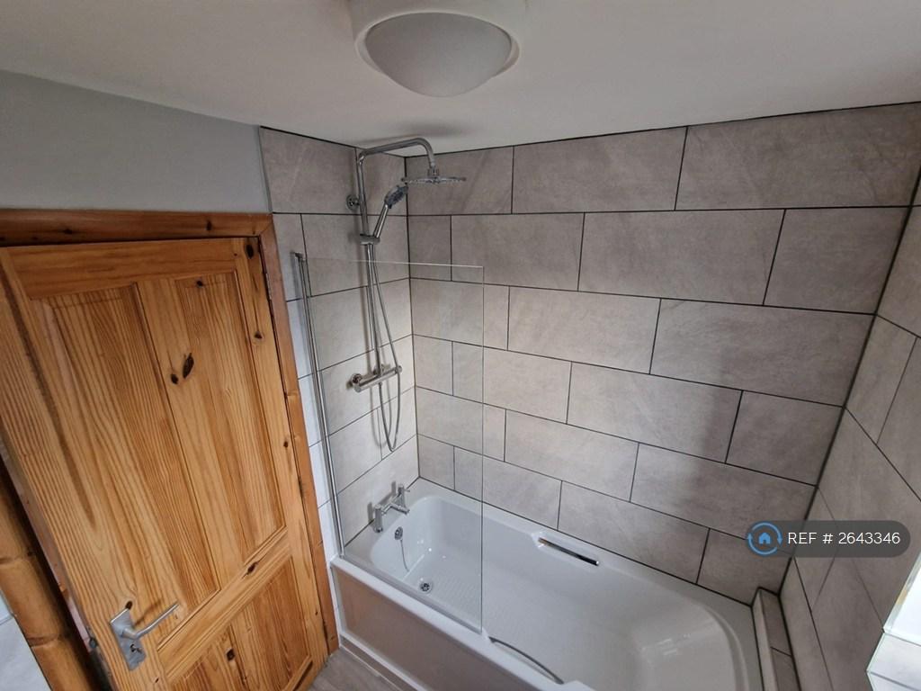 Newly Refurbished Family Bathroom - View 2