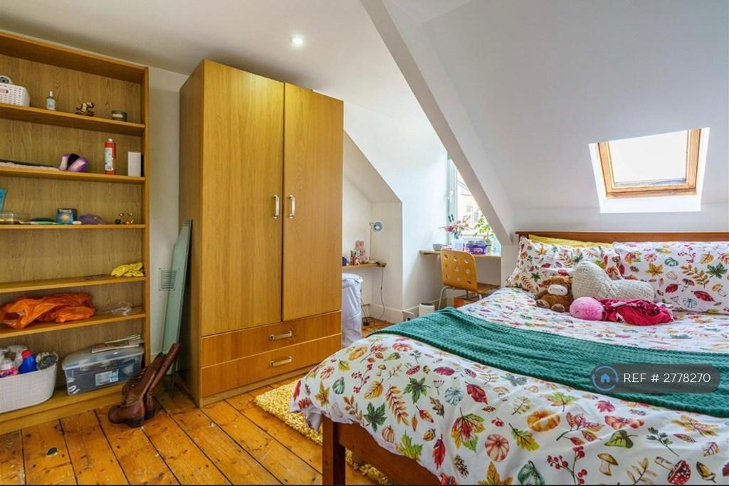 Bed 5 Shared En-Suite