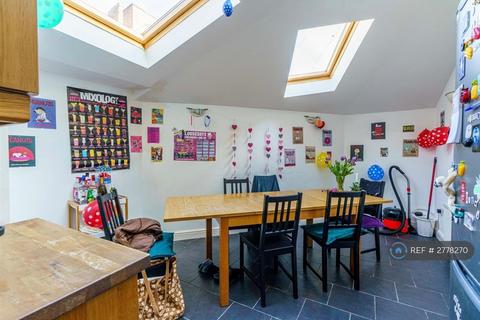 6 bedroom terraced house to rent, Claremont Street, Newcastle Upon Tyne, NE2