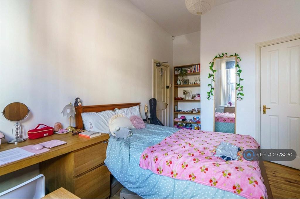 Bed 2 Shared En-Suite