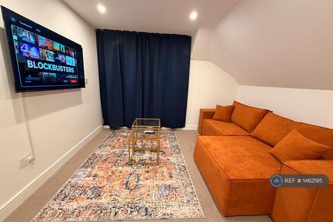1 bedroom in a flat share to rent, Biggin Street, Dover, CT16