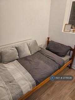 1 bedroom in a house share to rent, Brown Street, Rainham, Gillingham, ME8