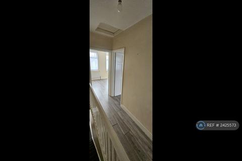 undefined, Lake Avenue, Slough, SL1