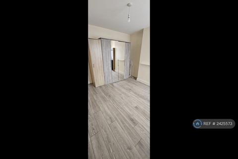 undefined, Lake Avenue, Slough, SL1