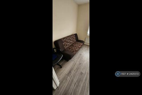 undefined, Lake Avenue, Slough, SL1