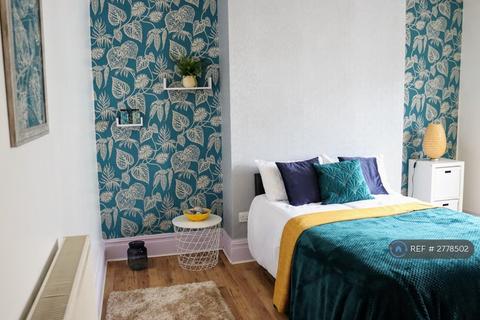 undefined, Salford, Salford, M6