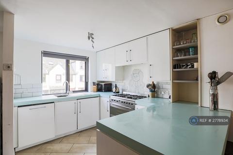 3 bedroom semi-detached house to rent, Pointers Close, London, E14