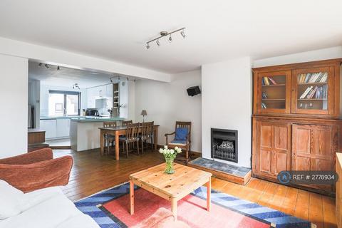 undefined, Pointers Close, London, E14