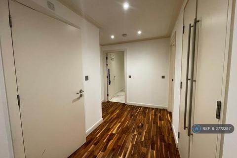 2 bedroom flat to rent, Discovery Dock Apartments West, London, E14