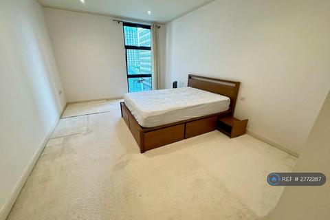 2 bedroom flat to rent, Discovery Dock Apartments West, London, E14