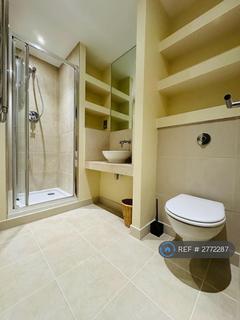 2 bedroom flat to rent, Discovery Dock Apartments West, London, E14
