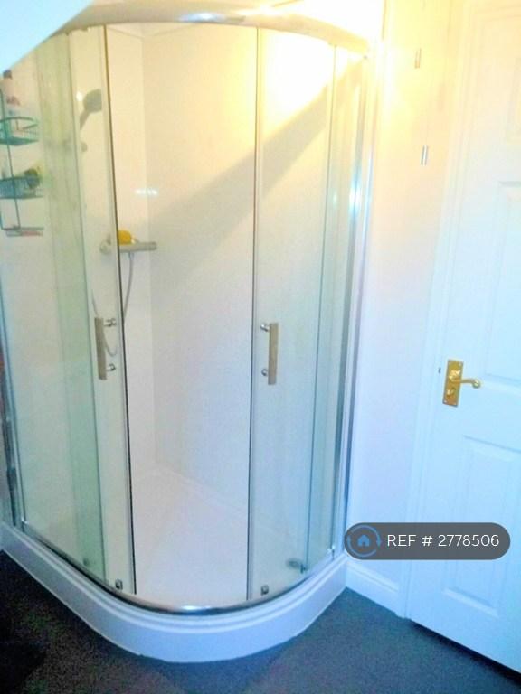 En Suite Shower