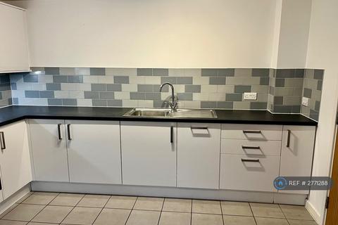2 bedroom flat to rent, Charlotte Court, Margate, CT9