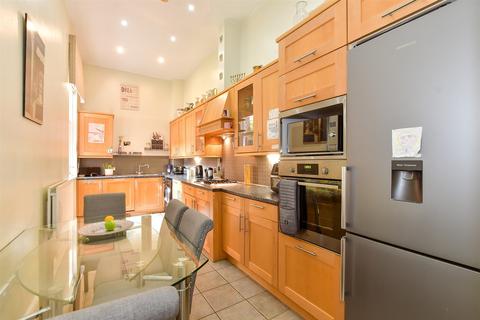 2 bedroom ground floor flat for sale, Sutherland House, Woodford Green IG8