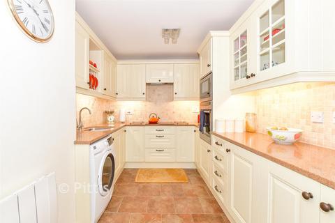 3 bedroom ground floor flat for sale, Medina View, East Cowes PO32