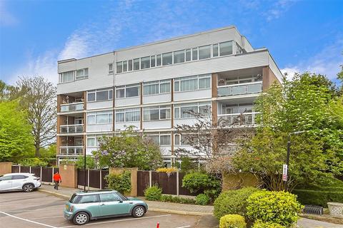2 bedroom flat for sale, The Bowls, Chigwell IG7
