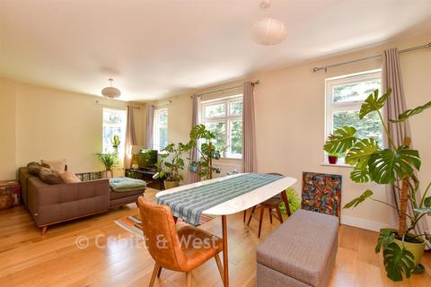 2 bedroom apartment for sale, Liberty Court, Reigate RH2