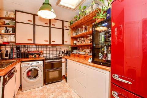 2 bedroom flat for sale, Kingsgate Castle, Broadstairs CT10
