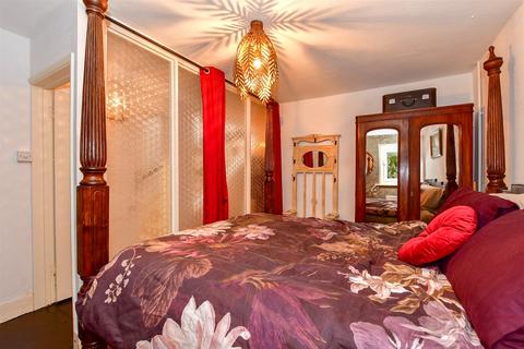 2 bedroom flat for sale, Kingsgate Castle, Broadstairs CT10