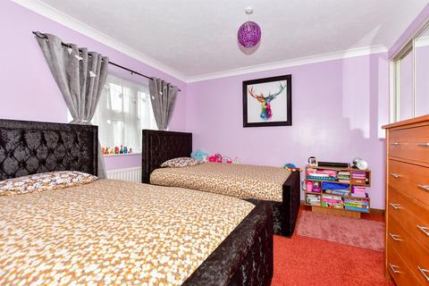3 bedroom detached house for sale, Hawkwood, Maidstone ME16