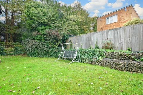 3 bedroom duplex for sale, Hartington Close, Reigate RH2