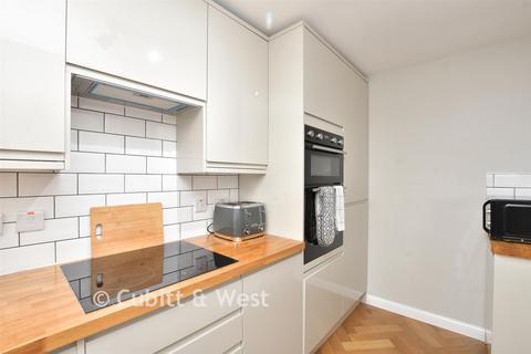 undefined, Nightingale Court, Redhill RH1