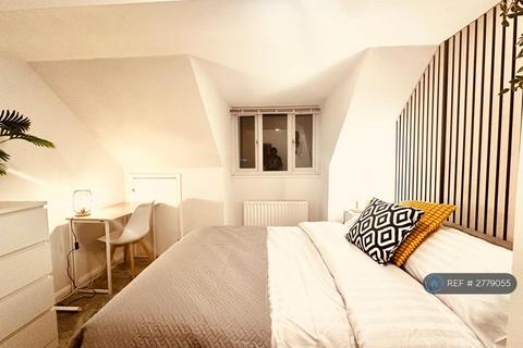 undefined, Ashbourne Road, London, CR4